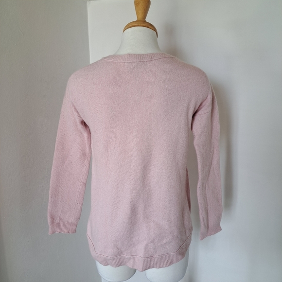 Banana Republic | Pastel pink v neck women's sweater - Picture 5 of 10